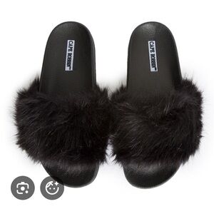 Cape Robbin faux fur slides
